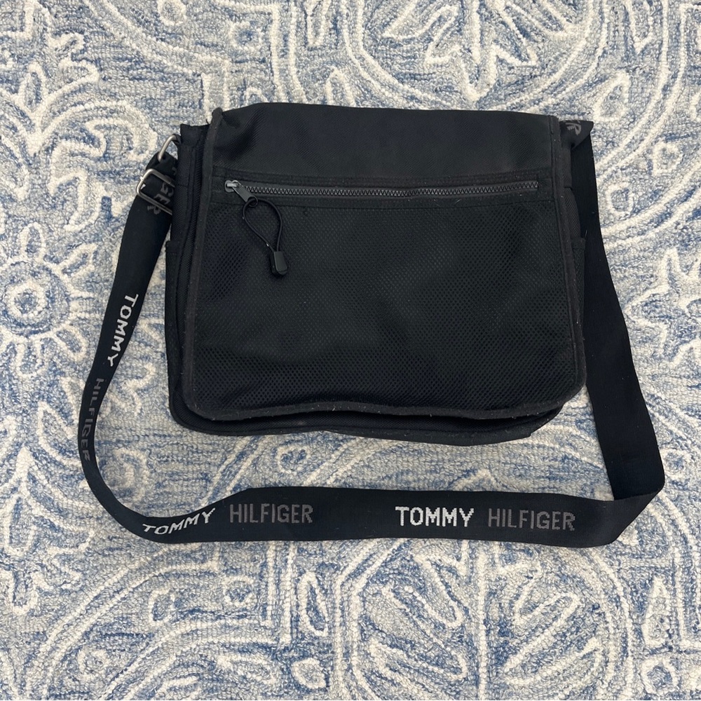 Tommy Hilfiger Canvas Black Spellout Messenger Bag Tote Over the Shoulder